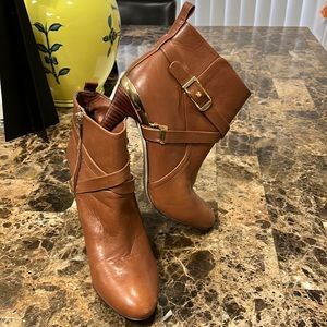 Marc Fisher Bootie sz 91/2